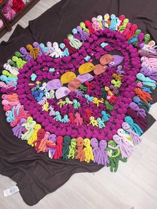 🧶Háčkovací maraton pro Nedoklubko 18.10.2025 Včerejší háčkovací maraton pro @nedoklubko_cz v našem obchůdku Pohoda na...